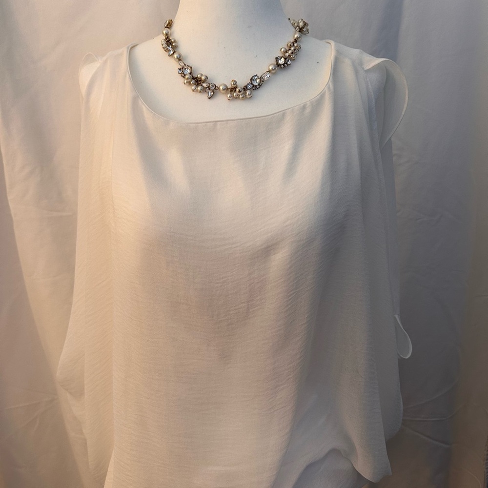 Analili White Asymmetrical Blouse Relaxed Fit